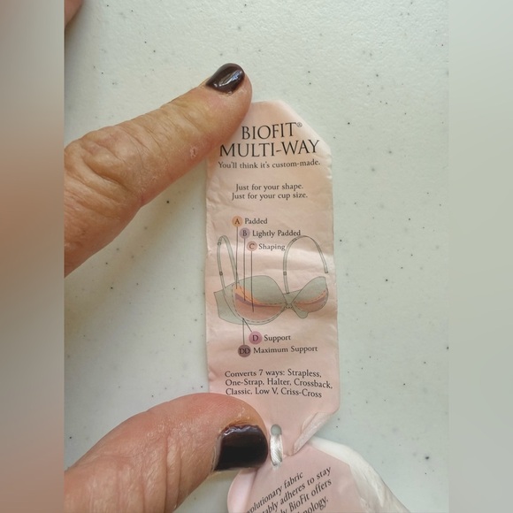 NWT Victoria’s Secret BioFit Multiway Bra With Underwire Size 40DD - Picture 5 of 9